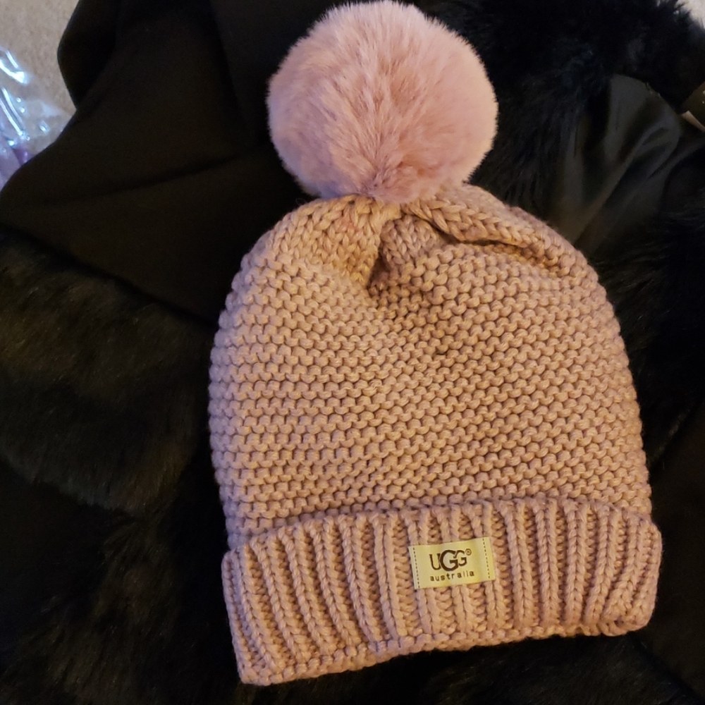 UGG HAT AND INFINITY SCARF SET NEW - Picture 3 of 4